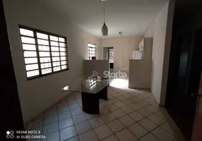 Foto 1 de Casa com 3 Quartos à venda, 170m² em Cidade Jardim, Uberlândia