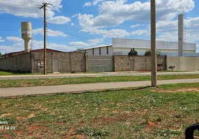 Foto 1 de Galpão/Depósito/Armazém com 5 Quartos à venda, 700m² em Setor Industrial, Brasília