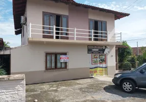 Foto 1 de Sobrado com 5 Quartos à venda, 301m² em Boehmerwald, Joinville