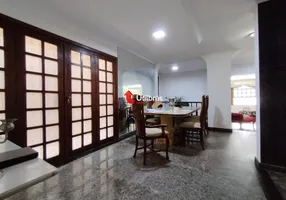 Foto 1 de Casa com 5 Quartos à venda, 425m² em Sagrada Família, Belo Horizonte