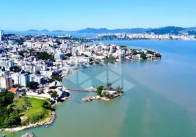 Foto 1 de Casa com 3 Quartos para alugar, 198m² em Coqueiros, Florianópolis