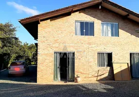 Foto 1 de Sobrado com 4 Quartos à venda, 194m² em Centro, Penha