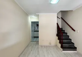 Foto 1 de Casa com 2 Quartos para alugar, 60m² em Vila Isolina Mazzei, São Paulo