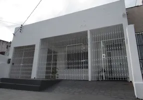 Foto 1 de Casa com 2 Quartos para alugar, 150m² em Petrópolis, Natal