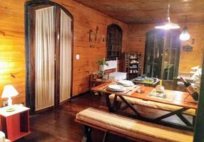 Foto 1 de Casa com 4 Quartos à venda, 260m² em Samambaia, Petrópolis