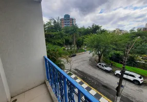 Foto 1 de Apartamento com 2 Quartos para alugar, 60m² em Jardim Las Palmas, Guarujá