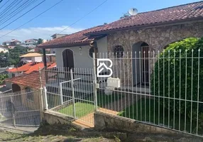 Foto 1 de Casa com 4 Quartos à venda, 227m² em Coqueiros, Florianópolis