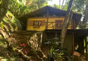 Foto 1 de Casa de Condomínio com 2 Quartos à venda, 130m² em Fazenda Inglesa, Petrópolis