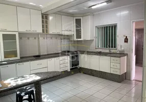 Foto 1 de Sobrado com 4 Quartos para alugar, 200m² em Demarchi, São Bernardo do Campo