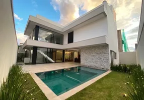 Foto 1 de Casa de Condomínio com 4 Quartos à venda, 340m² em Jardim Versailles, Uberlândia