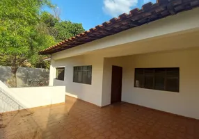 Foto 1 de Casa com 4 Quartos à venda, 264m² em Vila Euclides, Presidente Prudente