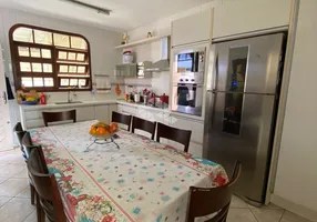 Foto 1 de Casa com 4 Quartos à venda, 211m² em Centro, Biguaçu