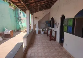 Foto 1 de Casa com 2 Quartos à venda, 251m² em Nossa Senhora de Fátima, Montes Claros