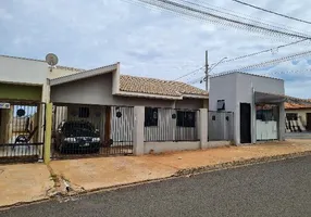 Foto 1 de Casa com 3 Quartos à venda, 164m² em Centro, Jaguapitã
