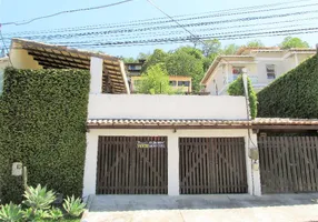 Foto 1 de Casa com 4 Quartos à venda, 240m² em Itaipu, Niterói