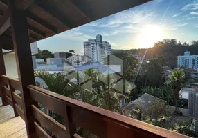 Foto 1 de Casa com 3 Quartos para alugar, 98m² em Centro, Florianópolis