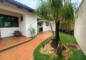 Foto 1 de Casa com 5 Quartos à venda, 600m² em Morada da Colina, Uberlândia