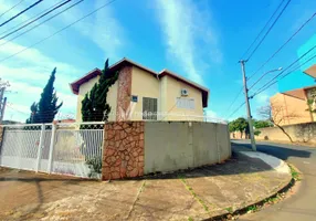 Foto 1 de Sobrado com 4 Quartos à venda, 260m² em Taquaral, Campinas
