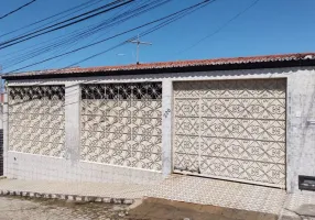 Foto 1 de Casa com 5 Quartos à venda, 185m² em Capim Macio, Natal