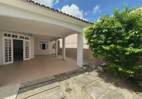 Foto 1 de Casa com 3 Quartos à venda, 250m² em Compensa, Manaus