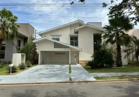 Foto 1 de Casa de Condomínio com 3 Quartos para alugar, 323m² em Jardim Itália, Cuiabá