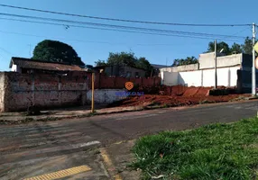 Foto 1 de Lote/Terreno à venda, 240m² em Vila Carolina, Bauru