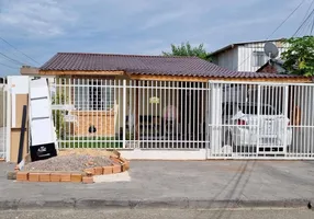 Foto 1 de Casa com 3 Quartos à venda, 200m² em Novo Mundo, Curitiba