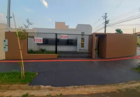 Foto 1 de Casa com 3 Quartos à venda, 79m² em Michael Licha, Londrina