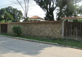 Foto 1 de Casa com 4 Quartos à venda, 358m² em Vila Nova Surui, Magé