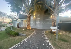 Foto 1 de Casa de Condomínio com 3 Quartos à venda, 270m² em Parque do Varvito, Itu