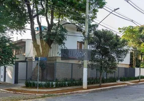 Foto 1 de Casa com 4 Quartos para alugar, 200m² em Indianópolis, São Paulo