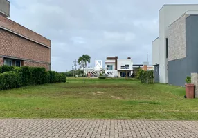 Foto 1 de Lote/Terreno à venda, 420m² em Centro, Torres