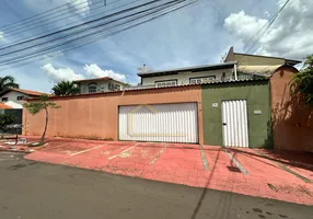 Foto 1 de Casa com 3 Quartos à venda, 200m² em Lindoia, Londrina