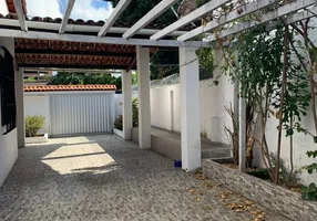 Foto 1 de Casa com 4 Quartos à venda, 350m² em Stiep, Salvador