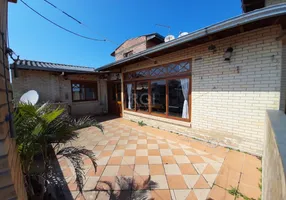 Foto 1 de Casa com 3 Quartos à venda, 273m² em Guarujá, Porto Alegre