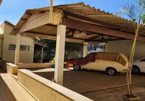 Foto 1 de Casa com 3 Quartos à venda, 272m² em Vila Maria Helena, Uberaba