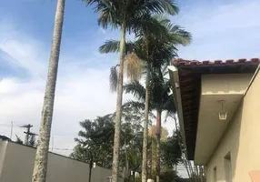 Foto 1 de Fazenda/Sítio com 3 Quartos à venda, 550m² em Botujuru, Mogi das Cruzes