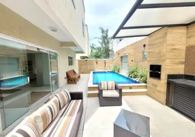 Foto 1 de Casa de Condomínio com 4 Quartos à venda, 233m² em Enseada, Guarujá