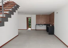 Foto 1 de Casa de Condomínio com 3 Quartos à venda, 120m² em Carangola, Petrópolis