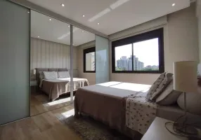 Foto 1 de Apartamento com 2 Quartos à venda, 68m² em Menino Deus, Porto Alegre