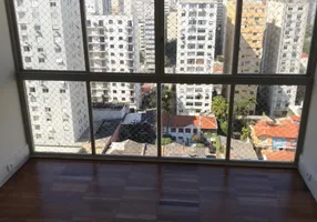 Foto 1 de Apartamento com 3 Quartos para alugar, 130m² em Cerqueira César, São Paulo