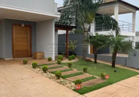 Foto 1 de Casa de Condomínio com 3 Quartos à venda, 250m² em Jardim Marivan, Araraquara