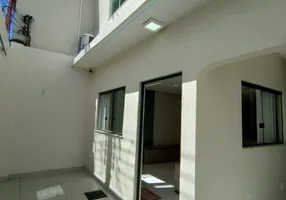 Foto 1 de Casa com 3 Quartos para alugar, 180m² em São Jorge, Manaus