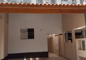 Foto 1 de Casa com 2 Quartos para alugar, 120m² em Vila Gomes, São Paulo