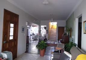 Foto 1 de Casa com 4 Quartos à venda, 180m² em Residencial e Comercial Palmares, Ribeirão Preto