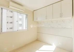 Foto 1 de Apartamento com 3 Quartos para alugar, 64m² em Sarandi, Porto Alegre