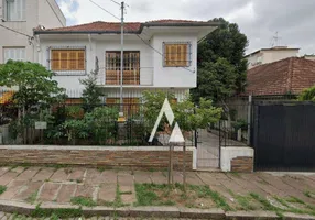 Foto 1 de Casa com 4 Quartos à venda, 200m² em Santo Antônio, Porto Alegre