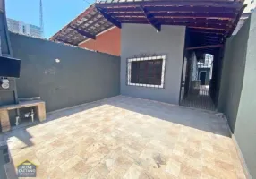 Foto 1 de Casa com 2 Quartos à venda, 60m² em Vila Tupi, Praia Grande