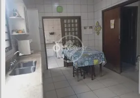 Foto 1 de Casa com 3 Quartos à venda, 245m² em Dona Zulmira, Uberlândia