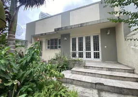 Foto 1 de Casa com 4 Quartos para alugar, 360m² em Centro, Campos dos Goytacazes